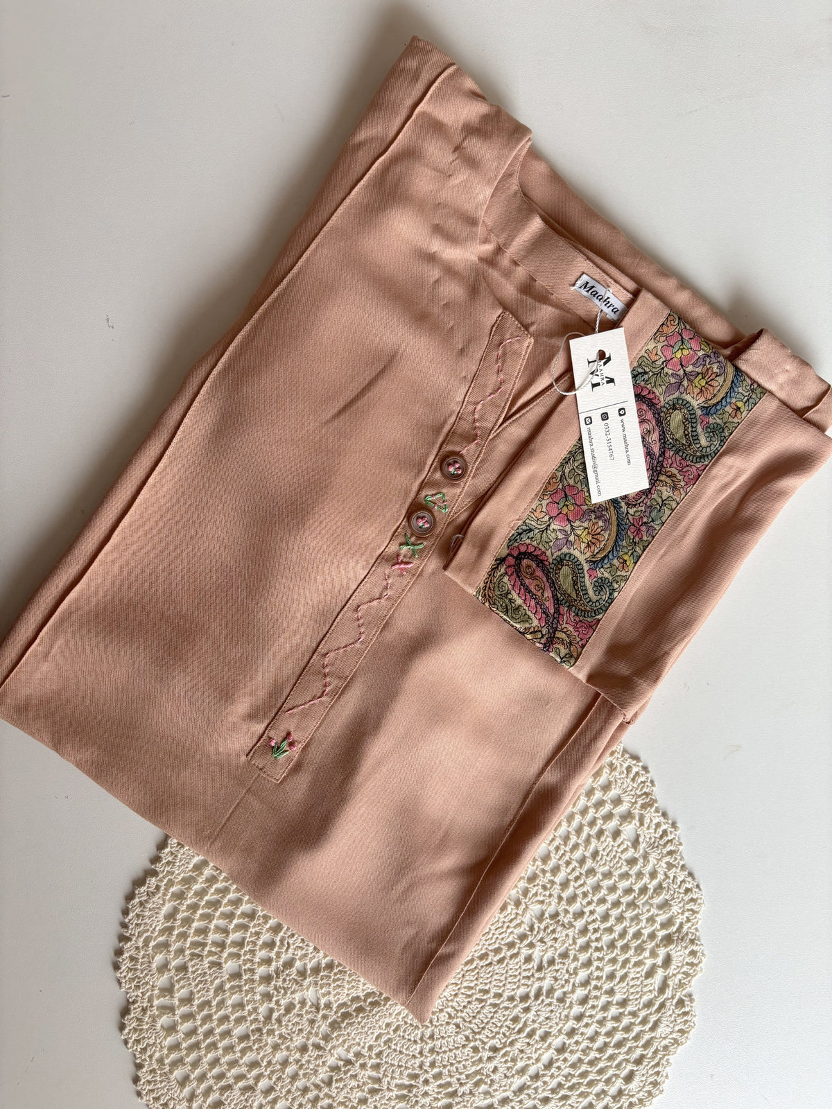 Nayab Kurta