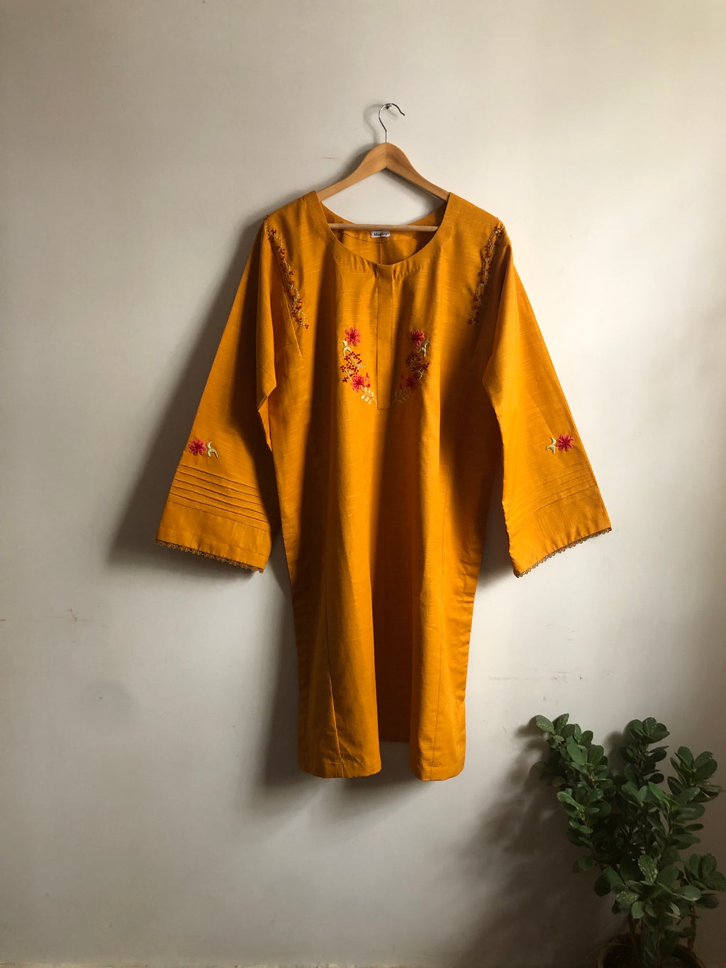 Mehr Banu Kurta