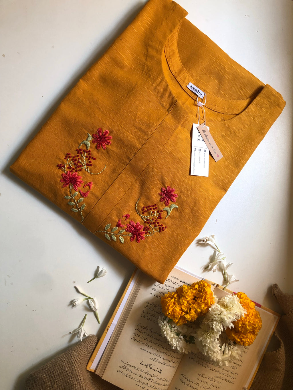 Mehr Banu Kurta